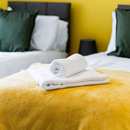 Special Rate For Bookings More Than 7 Nights, Warm Spacious Contractor House Near Liverpool City Centre Sleeps 8 Kitchen & Dining Room, Washing Machine المظهر الخارجي الصورة
