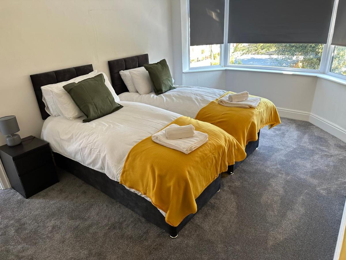 Special Rate For Bookings More Than 7 Nights, Warm Spacious Contractor House Near Liverpool City Centre Sleeps 8 Kitchen & Dining Room, Washing Machine المظهر الخارجي الصورة