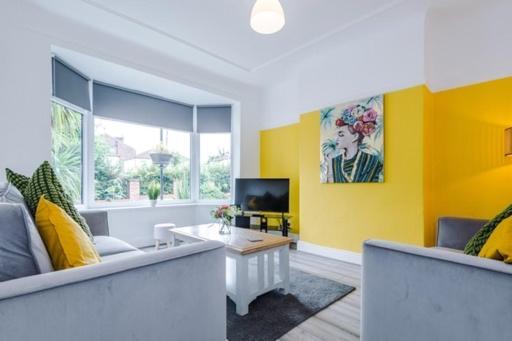 Special Rate For Bookings More Than 7 Nights, Warm Spacious Contractor House Near Liverpool City Centre Sleeps 8 Kitchen & Dining Room, Washing Machine المظهر الخارجي الصورة